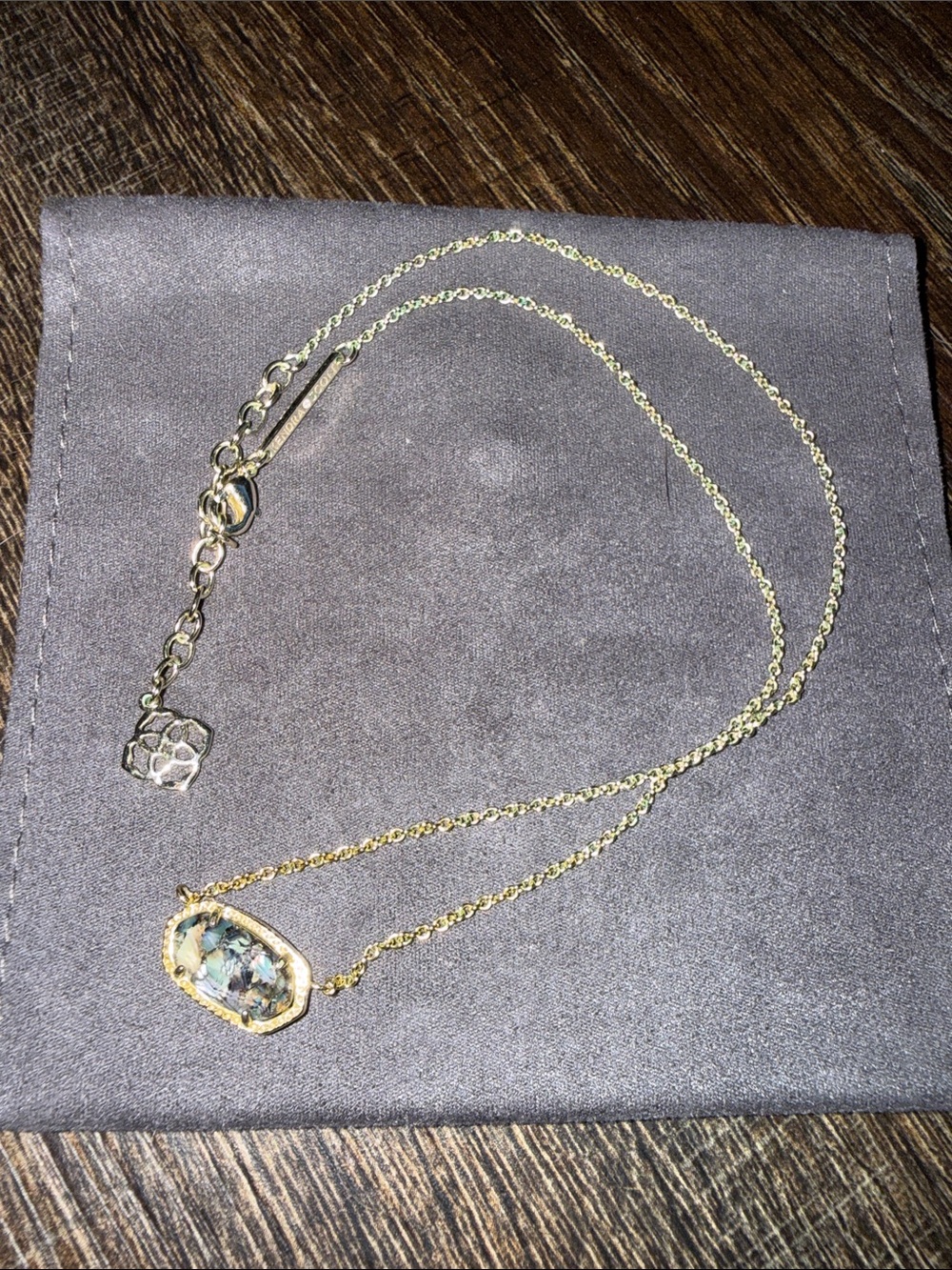 Kendra Scott Gold Druzy Pendant Necklace/ Gray Abalone - Picture 4 of 8